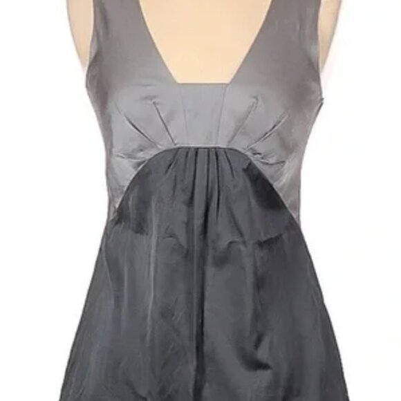Banana Republic Gray and silver sheath Dress - Size 0 - Picture 4 of 6